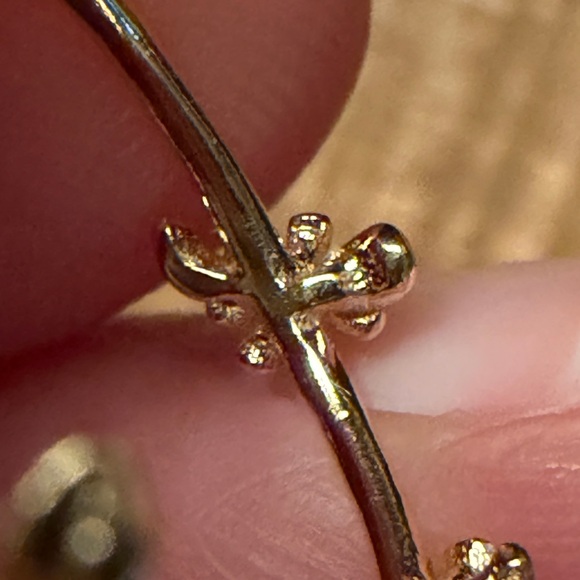 Catbird 14k solid gold flower garland ring - Picture 4 of 5